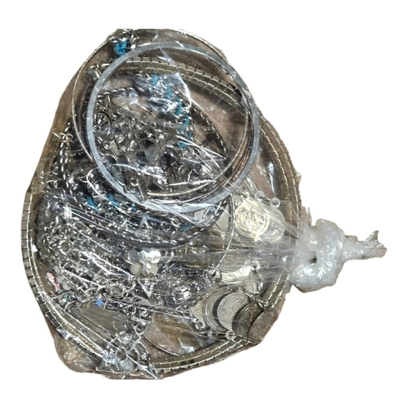 Recyclables Silver-Tone Jewelry with Crystal Stones. - Picture 2 of 7